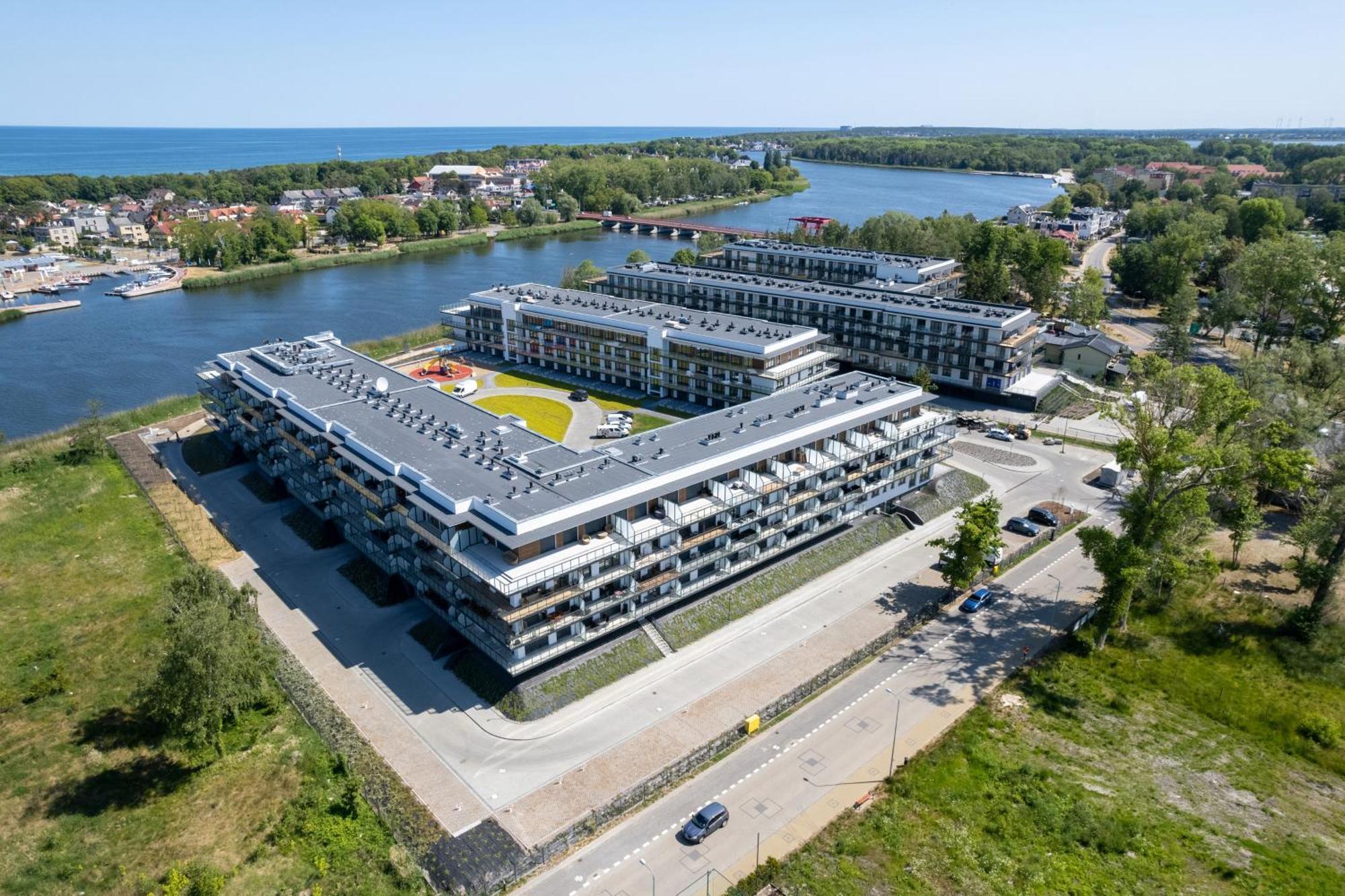 Wellness Resort Apartments Dziwnow Riverfront By Noclegi Renters Exterior photo